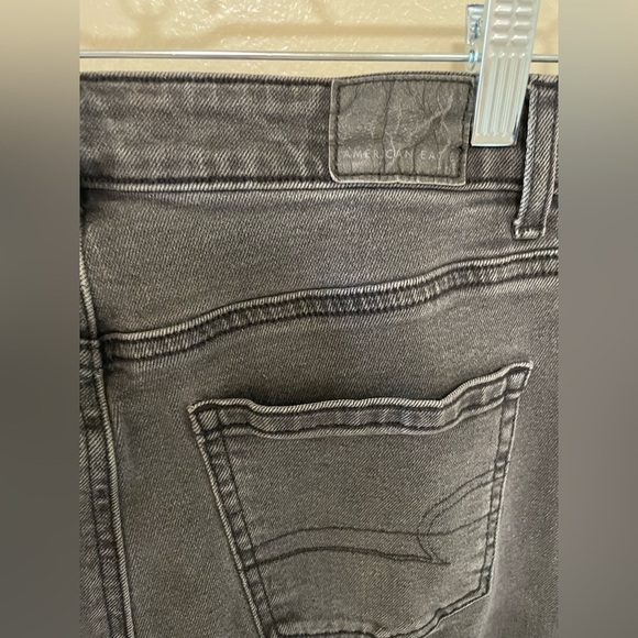 ✨Women’s American Eagle Faded Black Jeans Size 2 - Picture 10 of 12